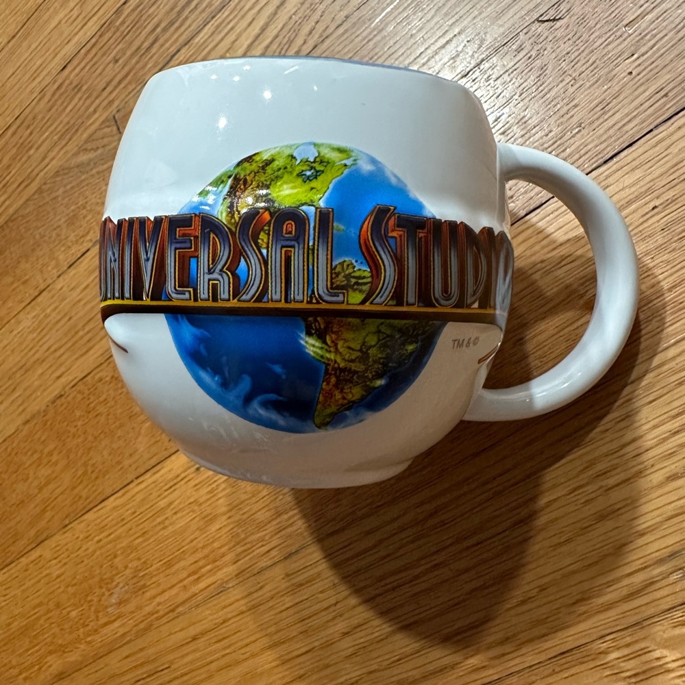 Universal Studios collectors mug 2012 🌎